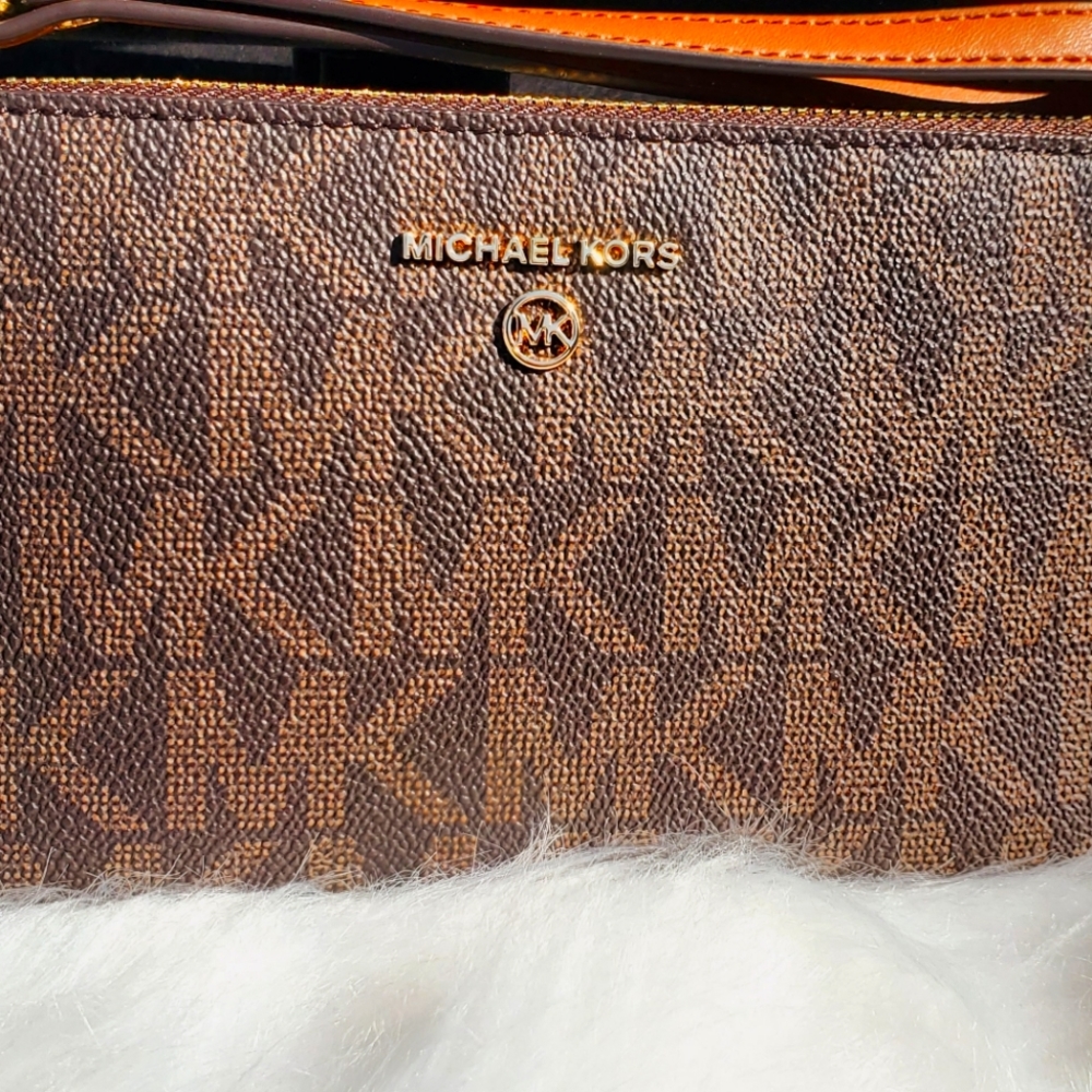 Michael Kors Wristlet